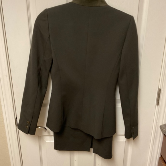 Antonio Melani size 0 2 suit.  Jacket/skirt.  EUC. Tailored.  Loden green - Picture 2 of 6